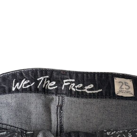 Free People We The Free Fringe Denim Mini Skirt 25 Boho Western Streetwear NWT - Picture 5 of 7